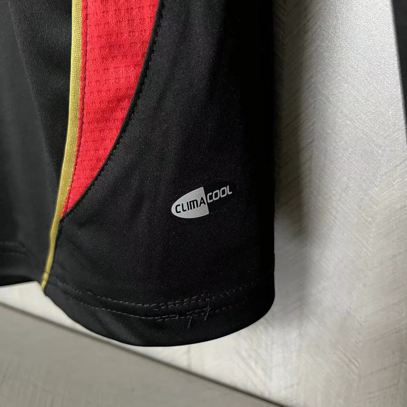 Camisa III Milan Retrô | 06/07 Torcedor Adidas - Preta e Vermelha - Manga Longa